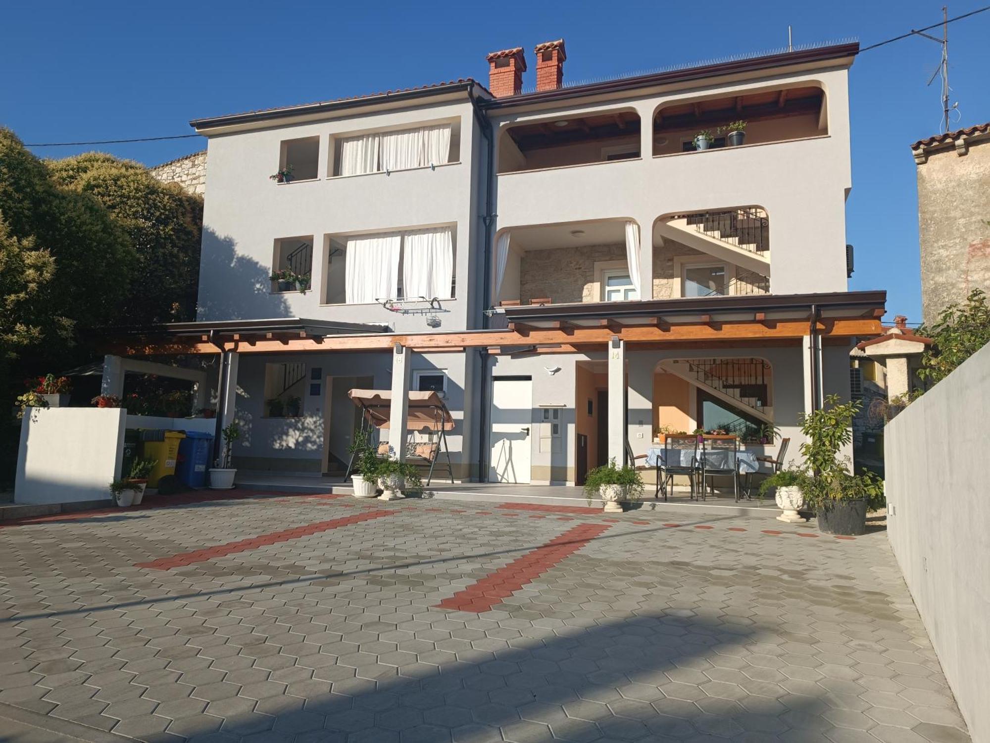 App Roko Apartment Porec Bagian luar foto